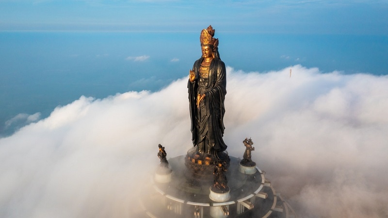 HÀNH TRÌNH TÂM LINH LÊN NÚI BÀ ĐEN 